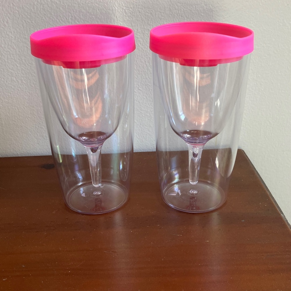 2 portable Vino2Go covered plastic wine glasses summer picnic